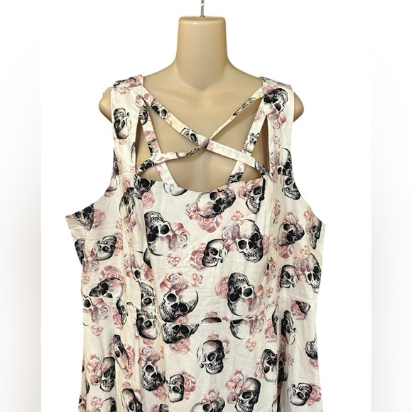 TORRID Plus Size Fit & flare Lattice Skull & Roses Retro Chic Swing dress - Picture 8 of 15